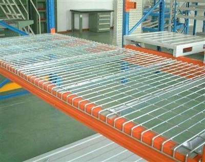Combining Metal Wire Mesh Decks With Heavy-Duty Racks